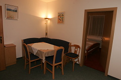 Bild: Essbereich im 5-Bett-Appartment des Landhauses Köck