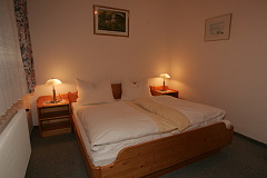 Bild: Schlafzimmer im 5-Bett-Appartment des Landhauses Köck
